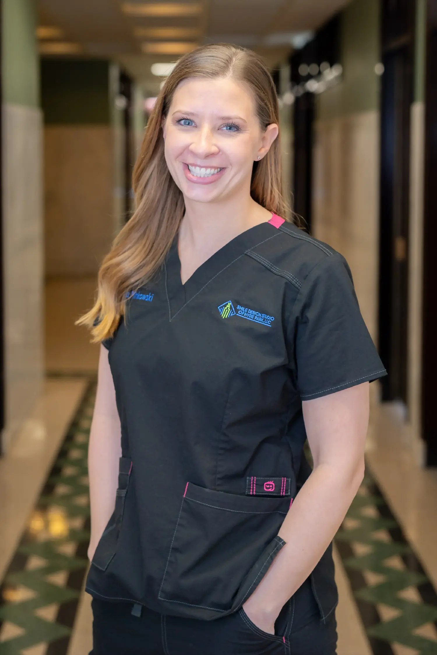 Dentist in Chicago Smile Design Studio Of Hyde Park LLC